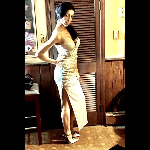 NWOT Blue Blush metallic side slit, ruched maxi - Picture 6 of 8